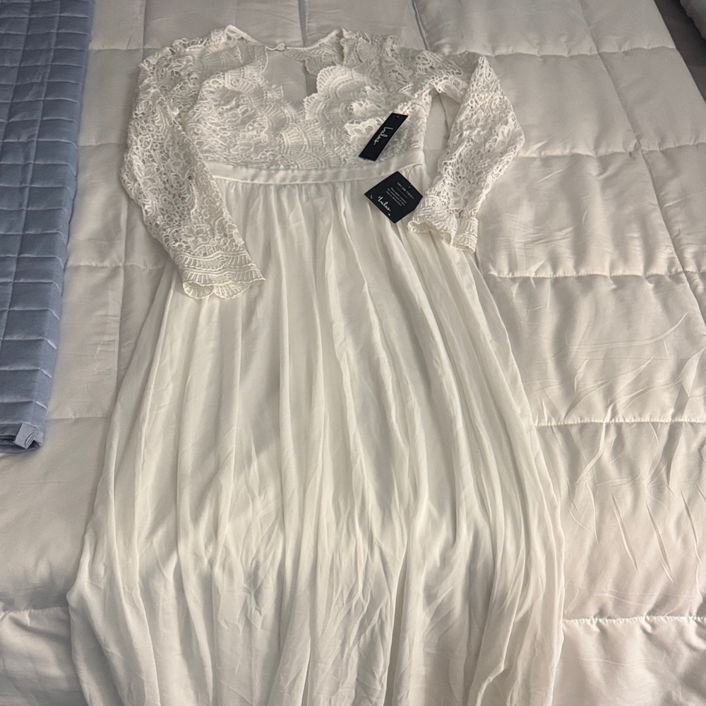 Lulu.com Elegant White Lace Long Sleeve floor length Dress